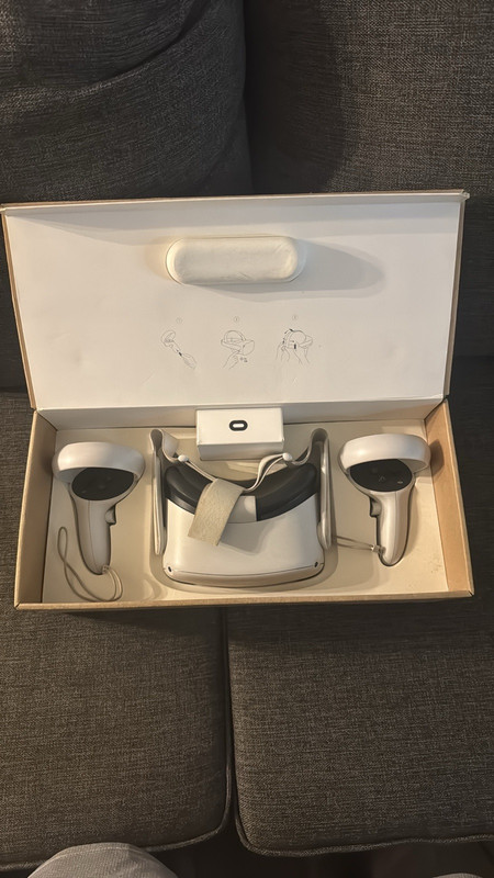 Meta Quest 2 256GB Standalone VR Headset White Excellent Condition with the Box