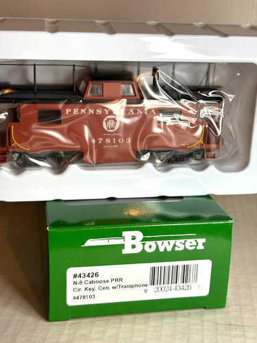 BOWSER #43426 P.R.R. N-8 Caboose #478103 con antena de teléfono de tren H.O. 1:87 | Zustand: New