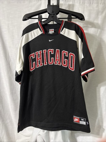 Vintage Chicago Bulls Nike White Tag Shooting Shirt Warm Up Jersey Men’s M