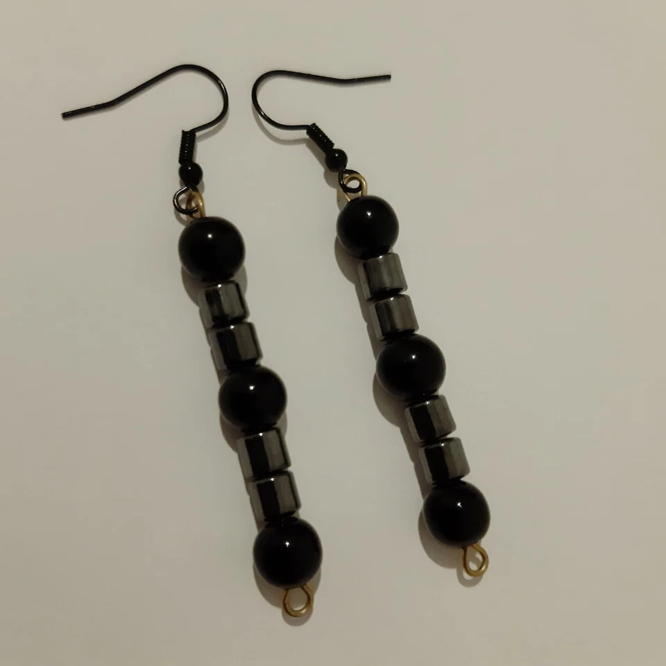 Par de pendientes colgantes con cuentas de vidrio negro delicado regalo para niña Foto 4 de 4