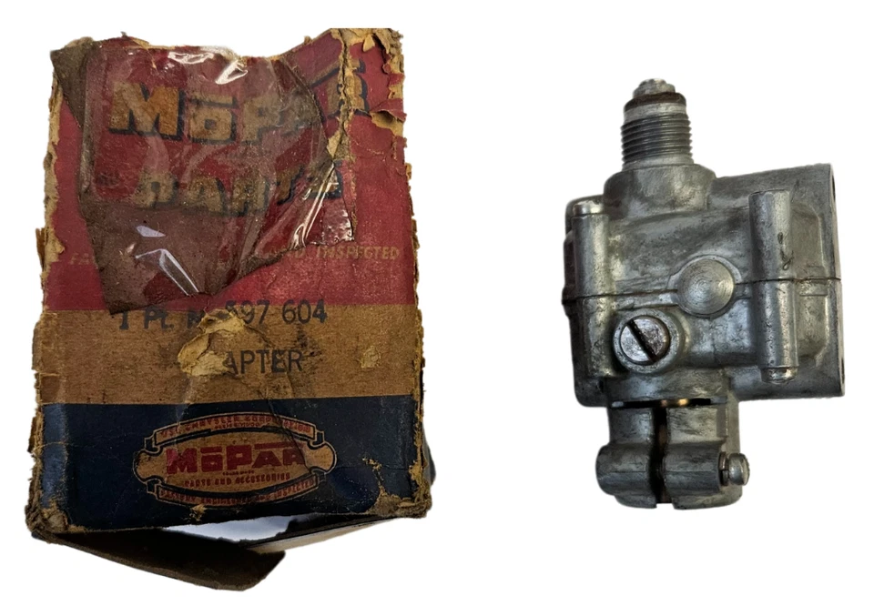 Adaptador velocímetro eje trasero de 2 velocidades Dodge Truck 1940-1950 597604 nuevo de stock Foto 2 de 4