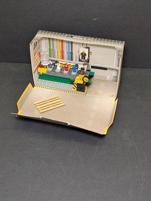 LEGO Minifigure Factory Set Promotional Exclusive 5005358