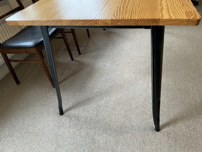 Skandinavischer Stil Stahl und Holz Tisch Vintage Stil Massivholz Kiefer Brett