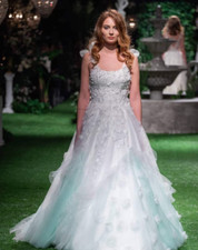 Vinatge Florals Wedding Dresses with Beaded A Line Court Train Bridal Gowns