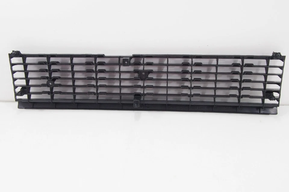 Nuevo Toyota Corolla KE70 TE72 AE70 E70 Parrilla Delantera Parrilla Máscara GL Modelo 1979-83 Foto 3 de 4