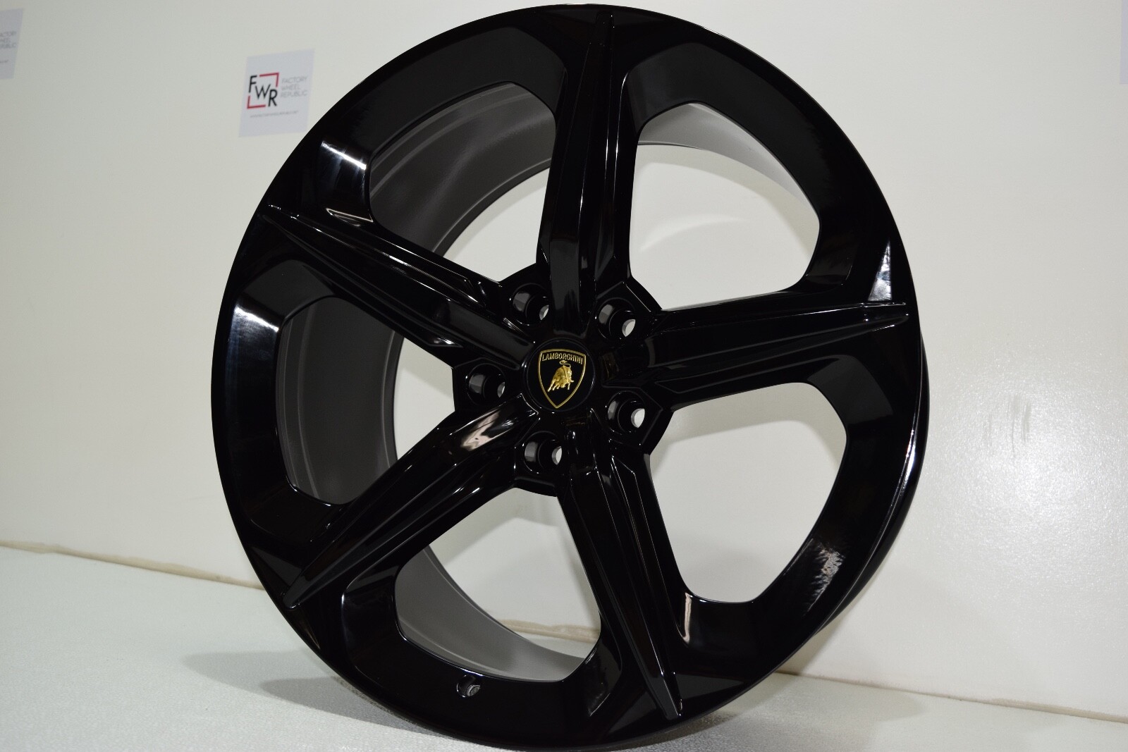 21” LAMBORGHINI URUS Factory OEM Wheels Rims black