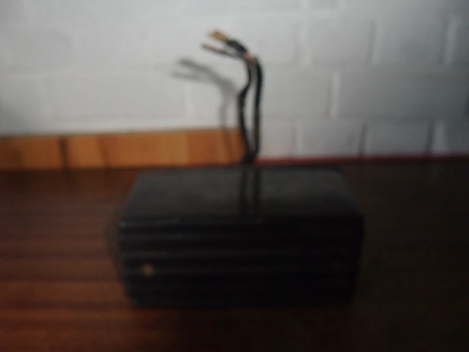 LUZ TRASERA FRENO TRASERO KAWASAKI GPZ305 EX GPZ 305 ER250 Z250 83 ENCENDIDO Foto 2 de 4