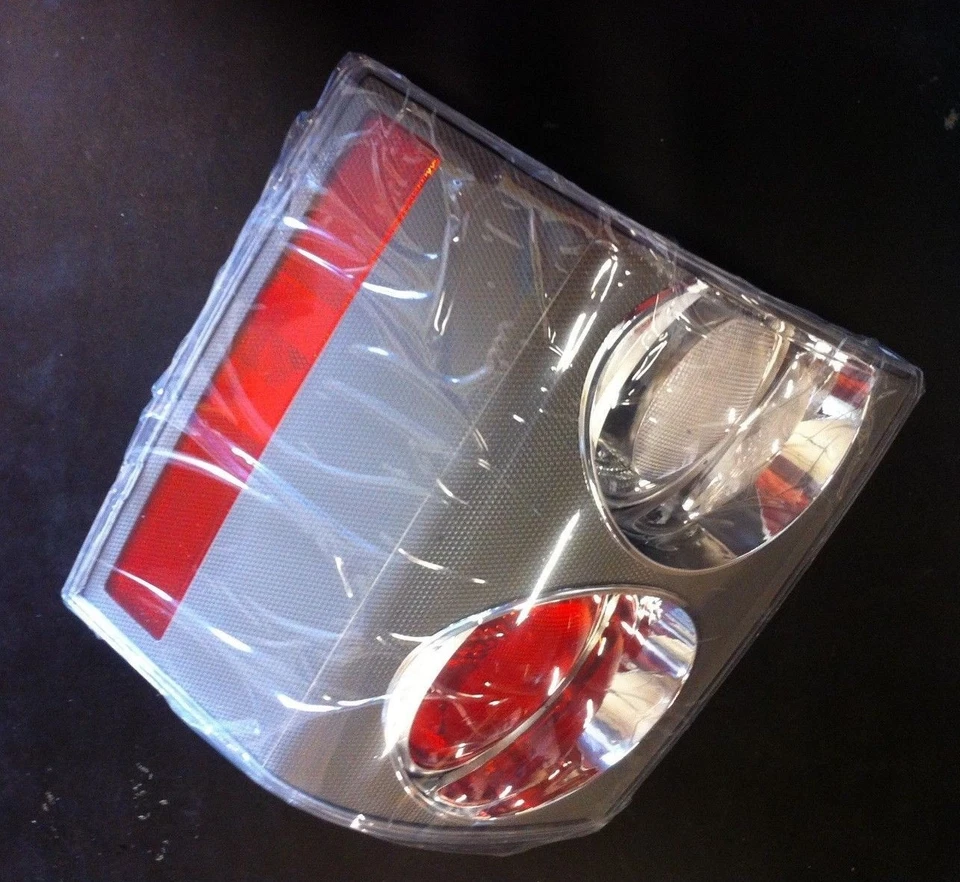 尾灯左驱动侧适用于 Land Rover RANGE ROVER 2003 - 2009 (XFB500272LPO) — 第 2/4 张图片