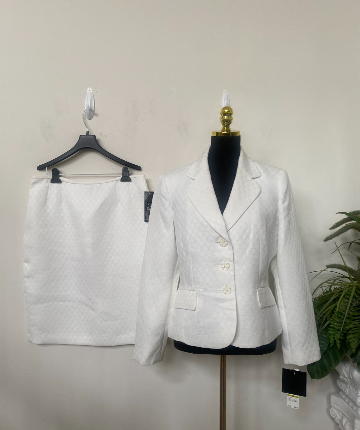 NWT Le Suit Women's Vanilla Ice White Amalfi Coast 2 Pc Skirt Suit Size 14, $200