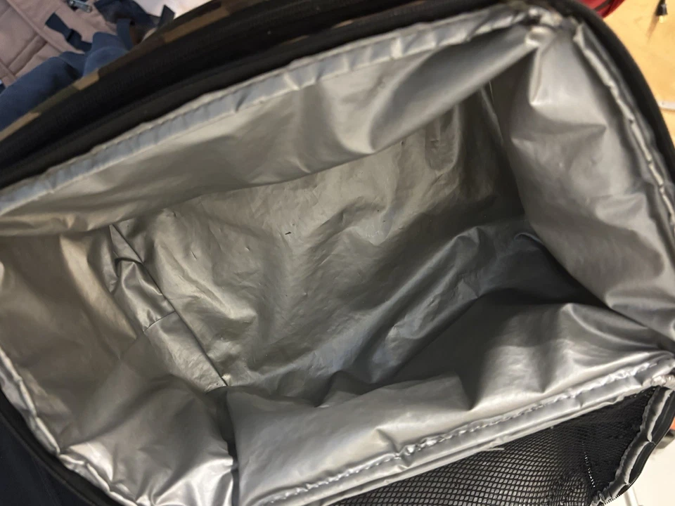 Refrigerador de camping Carhartt, lonchera en el lugar de trabajo, bolsa de almuerzo de carcasa blanda para construir Foto 3 de 3