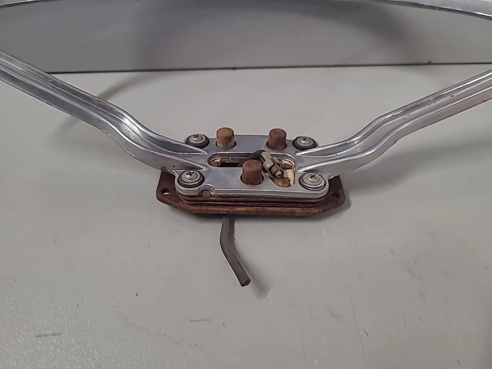 1960 CHRYSLER IMPERIAL ANEL DE BUZINA DE VOLANTE - Imagem 4 de 4