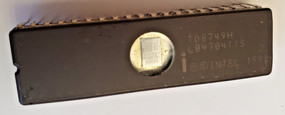 Intel TD8749H 8-BIT MICROCONTROLLER UVPROM CDIP-40