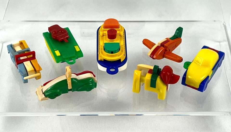 Vintage 1940's Lot of 14 Keychain Puzzles Lional, Plas-Tix, Bell, Merit, Others - Image 3 of 4