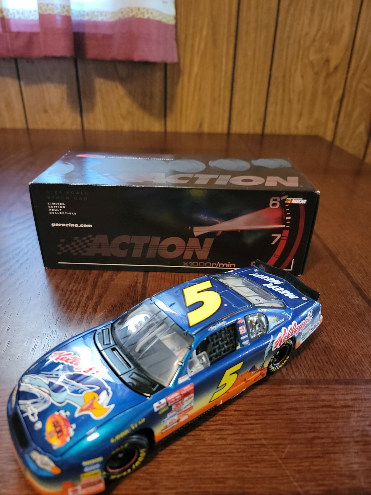 Picture 1 of 5