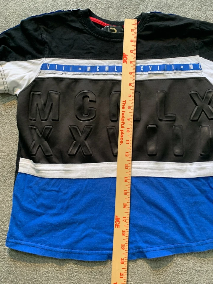 Camisa LR Scoop 34" Pecho Negra Manga Corta Letras Elevadas Foto 3 de 4