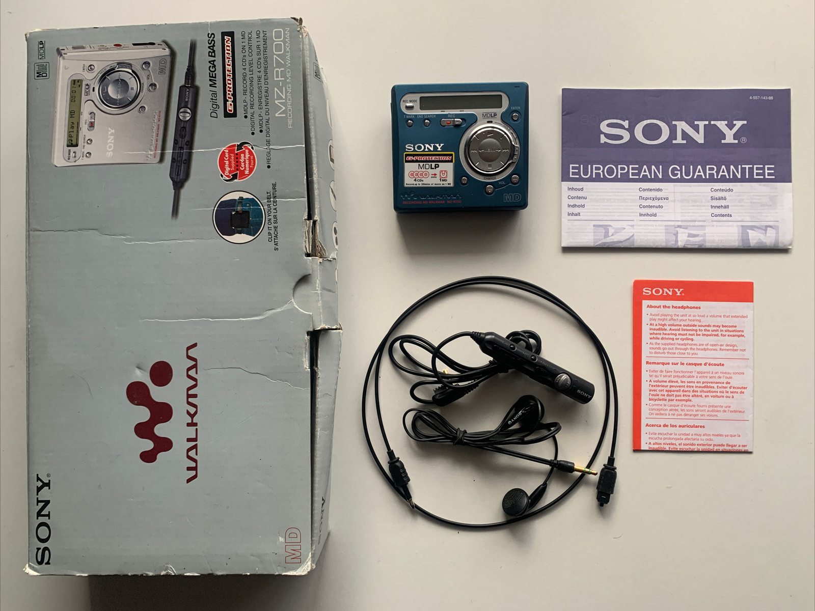 SONY MZR700 MD WALKMAN Minidisc Player and Recorder Blue. BOXED. In