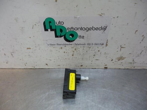 Stellmotor Scheinwerfer VW Caddy III Kasten 2KA 0307853304 P12029002