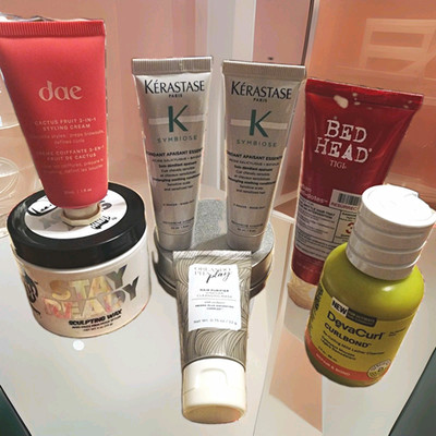 Mixed Brands Hair Travel Set: Kérastase Symbiose, DevaCurl, Dae, TIGI