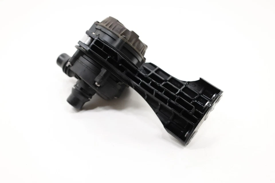 Bomba de refrigerante BMW X3 2020-2024 0392024080 11518651288 11517935181 Foto 3 de 4