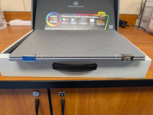 ASUS - Zenbook Flip 14" OLED Touch Laptop - EVO Intel 13 Gen Core i5 16GB/512GB - Picture 11 of 12