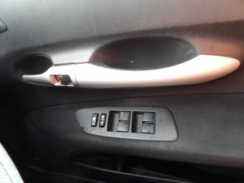 TOYOTA COROLLA ZRE152R 12/2009-09/2012 INSTRUMENT CLUSTER AUTOMATIC HATCHBACK - image 2 of 4