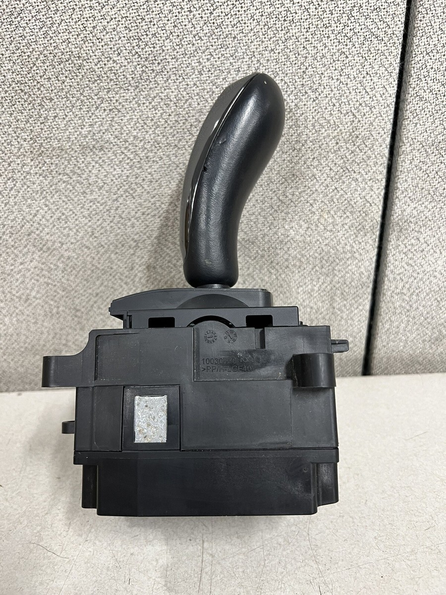 貴重！BMW 5Series 公式ライセンス商品 ヨドバシ.com - TINY ATC64514 BMW 5シリーズ F10 ブラック