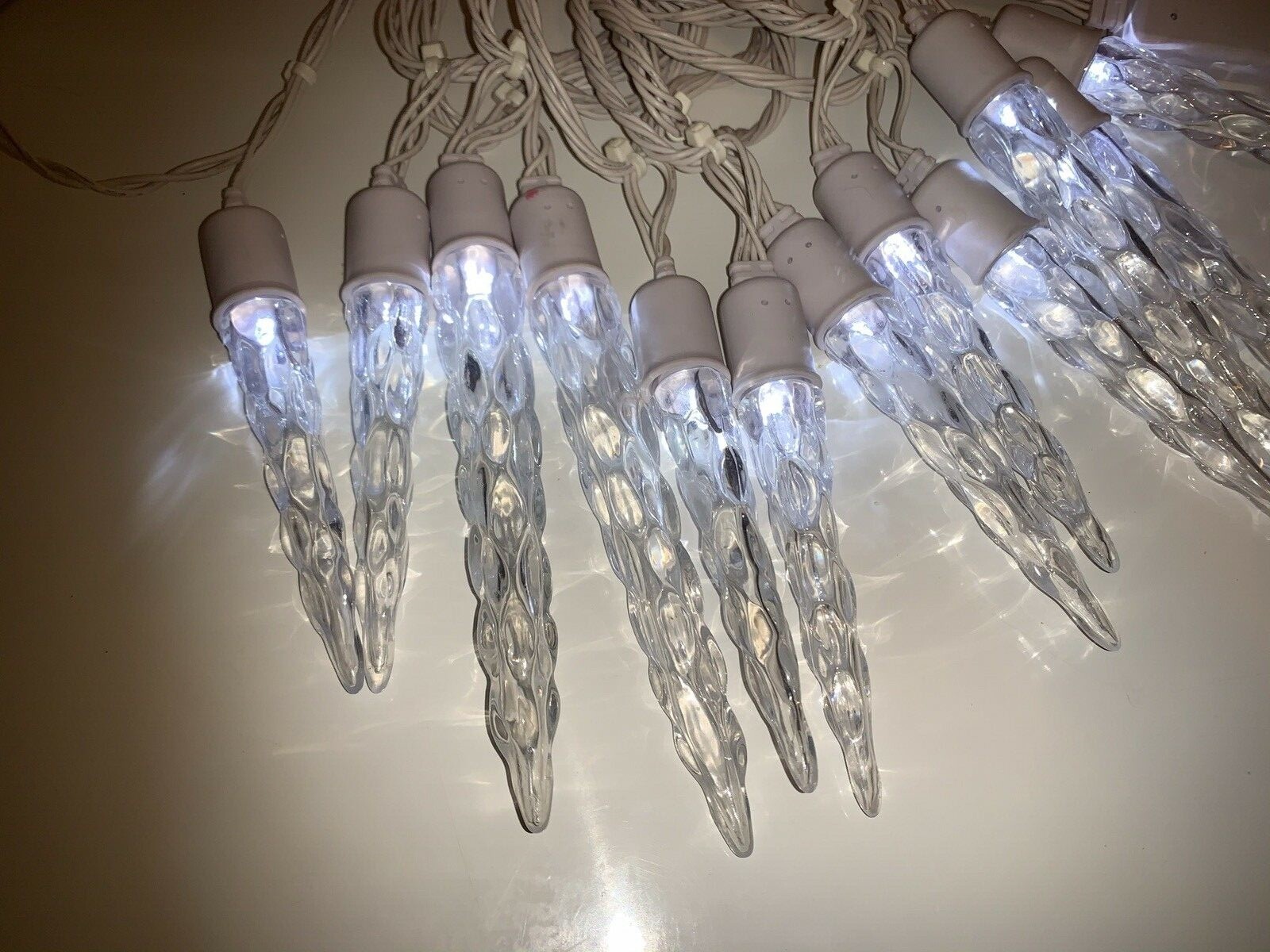 Gemmy 661 Led 61 Shooting Star Christmas Icicle Lights White For Sale Online Ebay