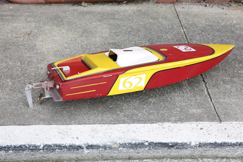 老式爆竹 2 冲程燃气动力执行器遥控船 55 英寸大型零件维修 — 第 2/4 张图片