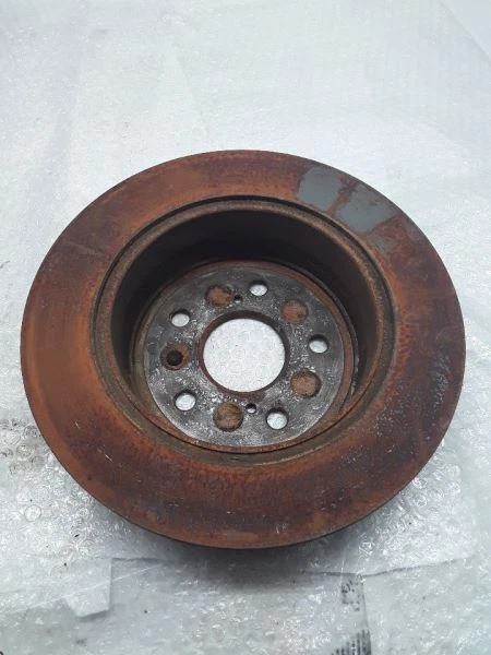 Rotor trasero izquierdo L/R Toyota Camry 800-7-2-3 2012 Foto 3 de 4