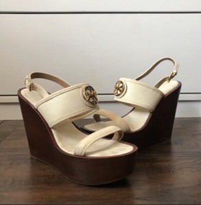 tory burch selma wedge