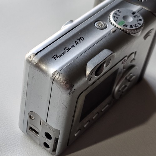 Canon Powershot A70 3.2MP Digital Still Camera Silver Powers On But No Picture - Picture 3 of 6