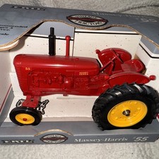 ERTL 1/16  MASSEY-HARRIS 55 TRACTOR - NIB  1993  1292