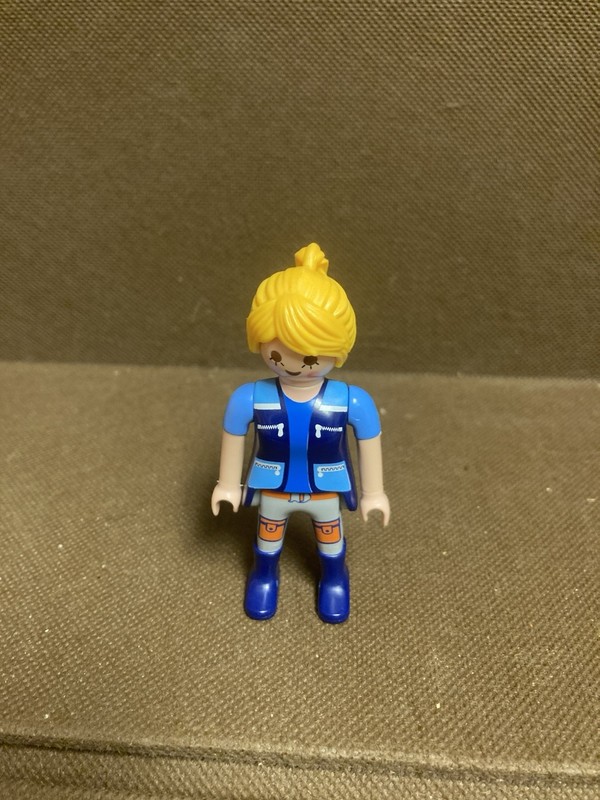 PLAYMOBIL CITY FIGURE WOMAN WITH WORKWEAR