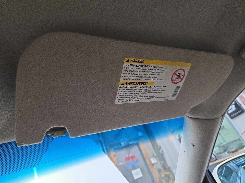 Used Right Sun Visor fits: 2005 Cadillac Deville w/illumination Right Grade A Foto 2 de 4