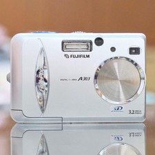 Working Heisei Retro CCD Y2K FUJIFILM FinePix A303