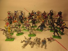 BRITAINS DEETAIL LOT/28 MEDIEVAL ENGLISH KNIGHTS AND SARACIN TURKS 8 MOUNTED