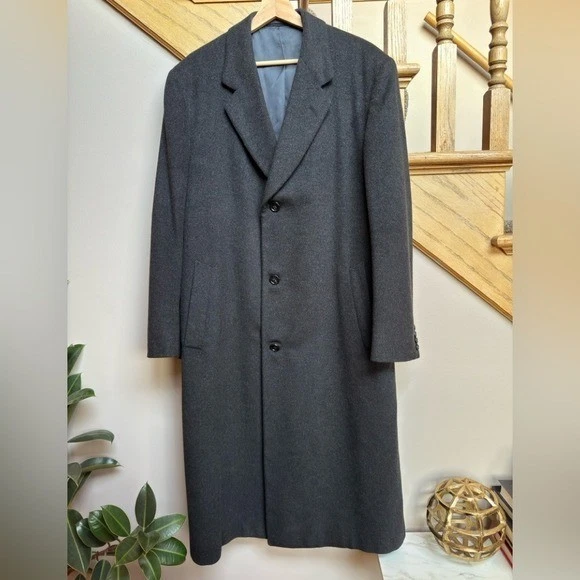 Sobretudo longo Neiman Marcus Loro Piana masculino cinza escuro 40R 100% cashmere italiano - Imagem 2 de 4