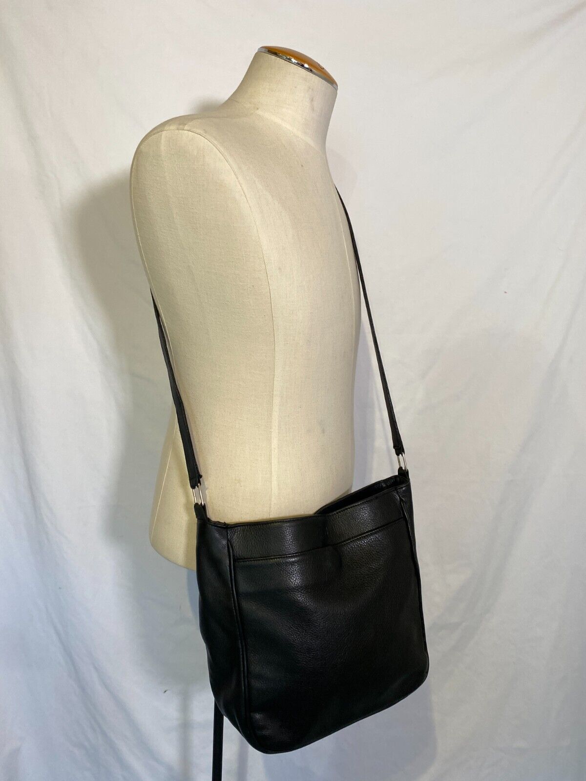 Vintage Roots Canada Black Luxurious Leather Hobo Messenger Shoulder Bag Purse