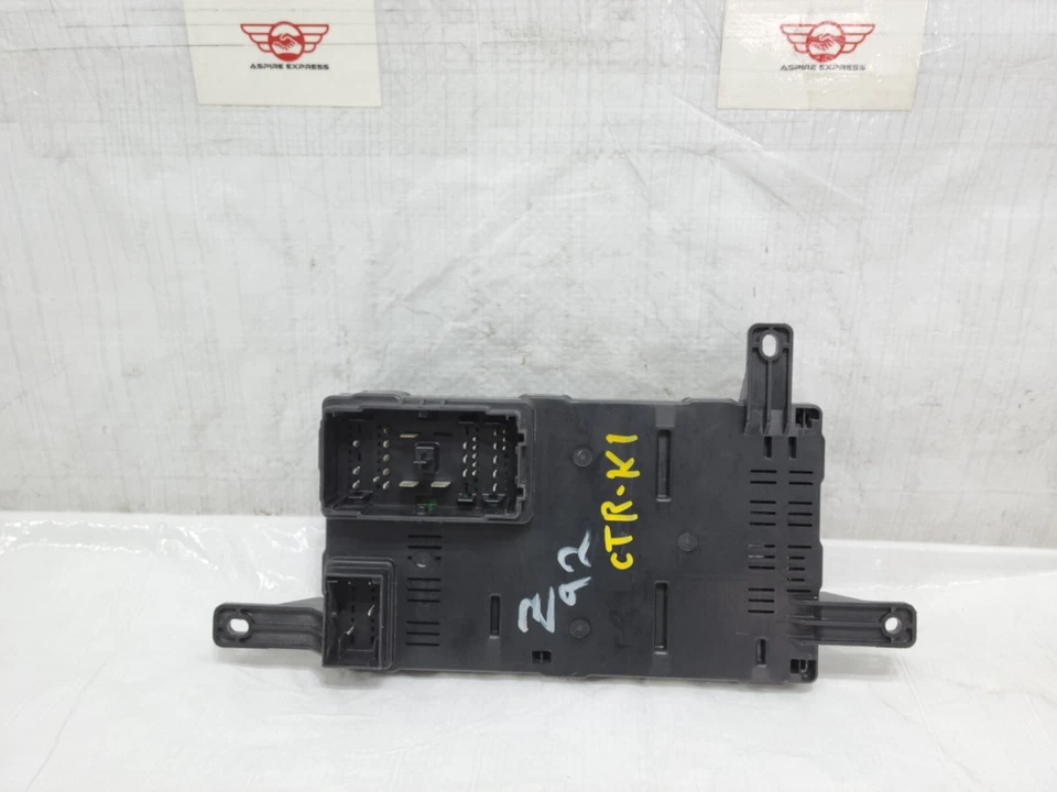 Caja relé de fusibles Kia Borrego 2009-2011 conexiones 919582J020 Foto 3 de 4