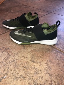 nike shoes olive green womens