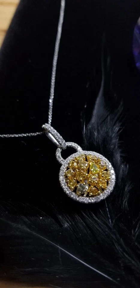 1,92 quilates Collar y colgante de diamantes amarillos de lujo natural GIA de oro blanco de 14K. Foto 4 de 4