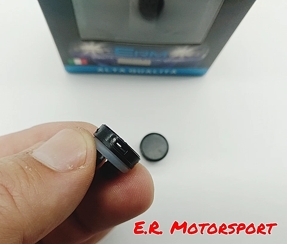 Coppia Caps Valve Tappi Fari lampade a led Sfiato umidità vapore calore condens - Immagine 3 di 4