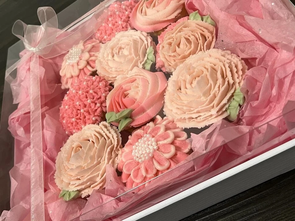 Card board white box Good For Cupcakes, Candy, Cookies Or Gifts 32*28.5*7cm - Image 4 of 4