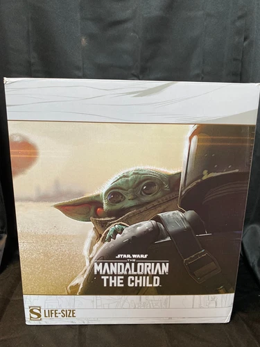 Hot Toys Mandalorian - The Child Life-Size Figure
