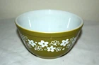 1 1/2 pint Vintage PYREX Green CRAZY DAISY Round Nesting Mixing BOWL 401 USA
