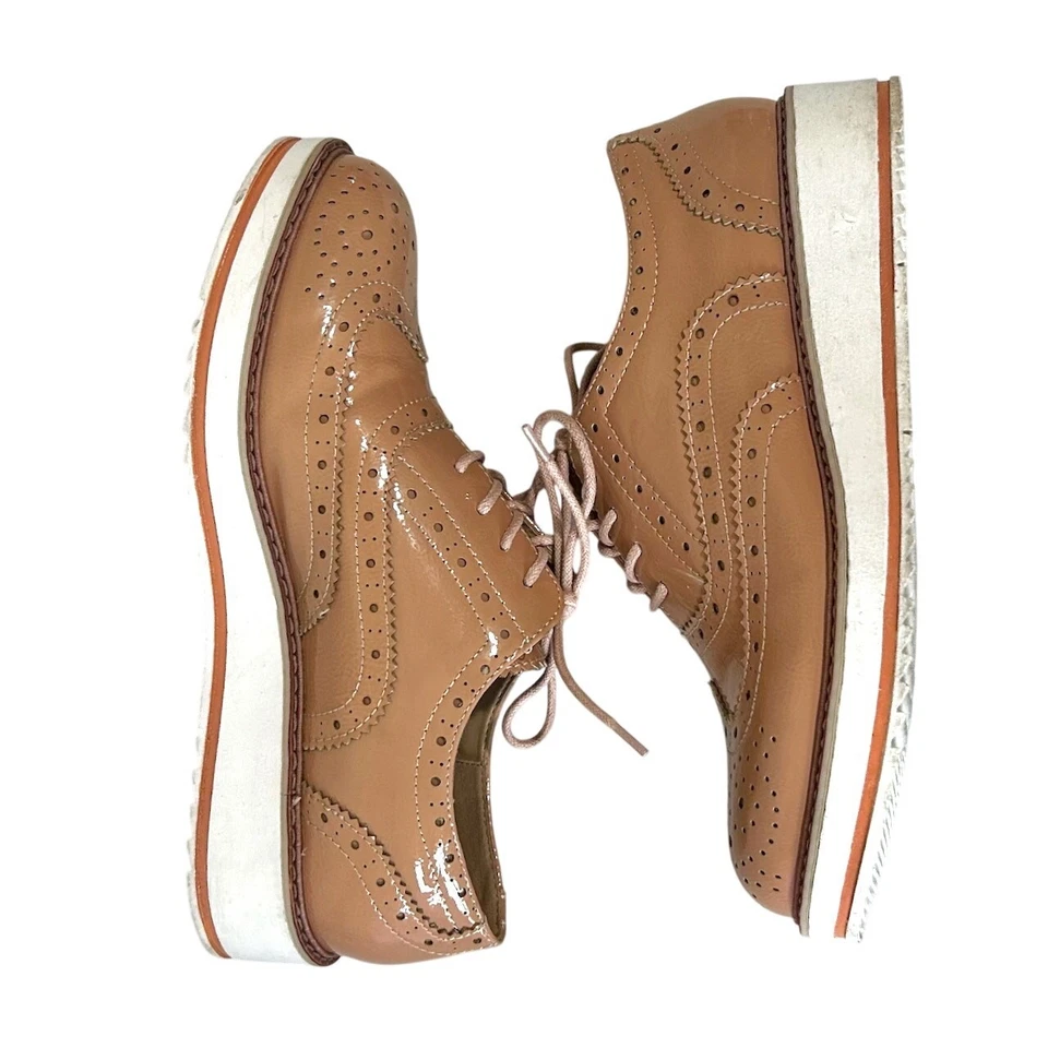 Madden Girl Punta de Ala Oxford Preppy Academia Patena Cuero Con Cordones Mujeres Talla 7.5 Foto 3 de 4