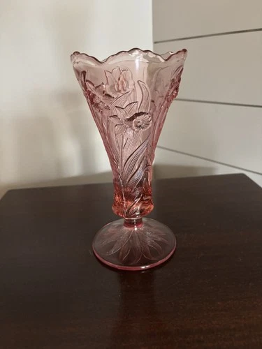 Fenton Limited Edition 95th Anniversary Pink Rose Vase Daffodils