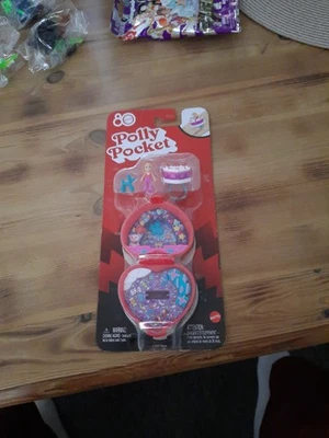 MATTEL®  JGK21 Polly Pocket Mattel 80th Herzschatulle Rot, NEU & OVP - Bild 1 von 4