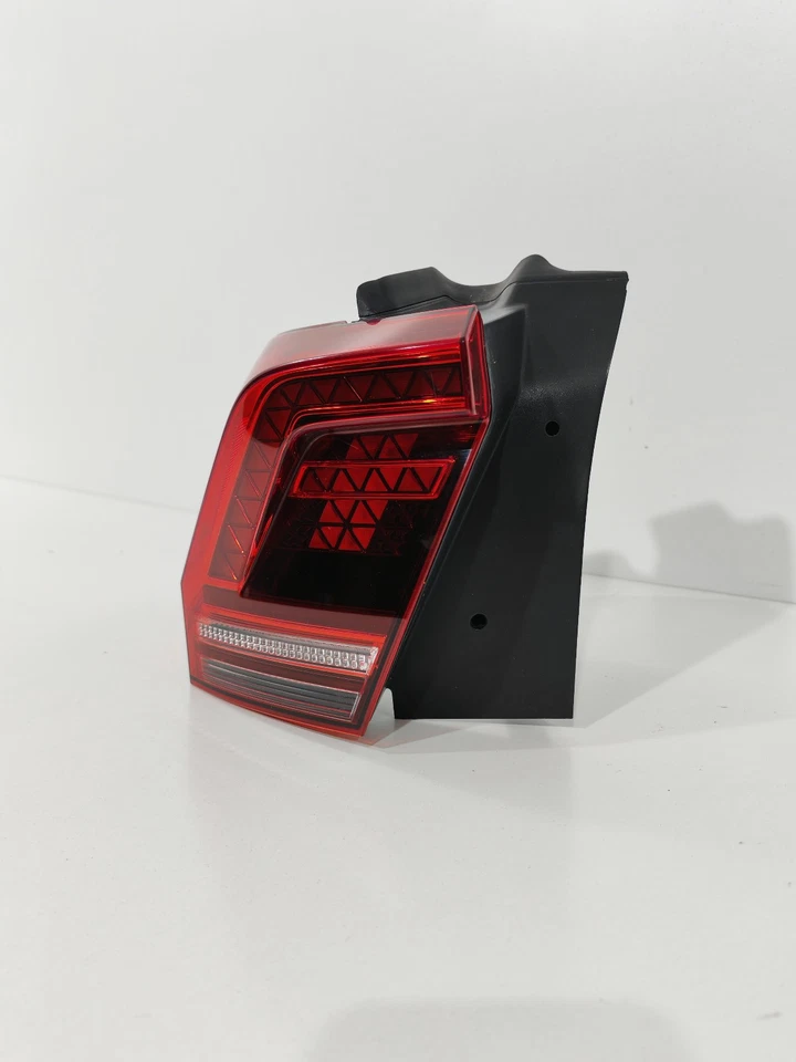 Ricambi Usati Fanale Stop Posteriore Volkswagen Tiguan 2^ LED SX Sinistro 2016 - Immagine 2 di 4
