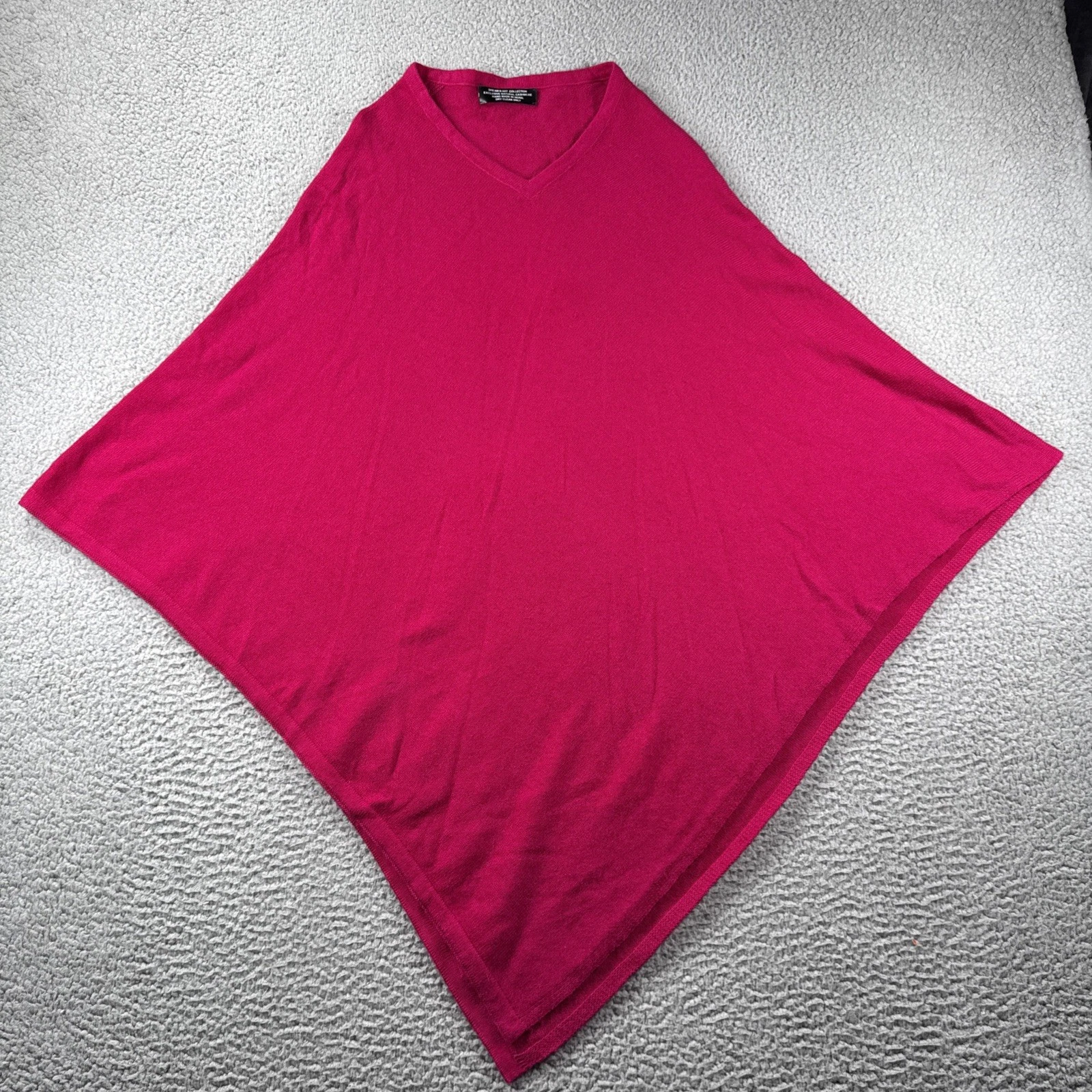 Womens Poncho Exclusive Natural Cashmere Hand Made in Nepal Magenta Pink READ